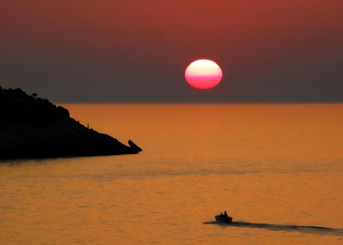 Sunset - Two Bedroom With Terrace And Sea View Daire *